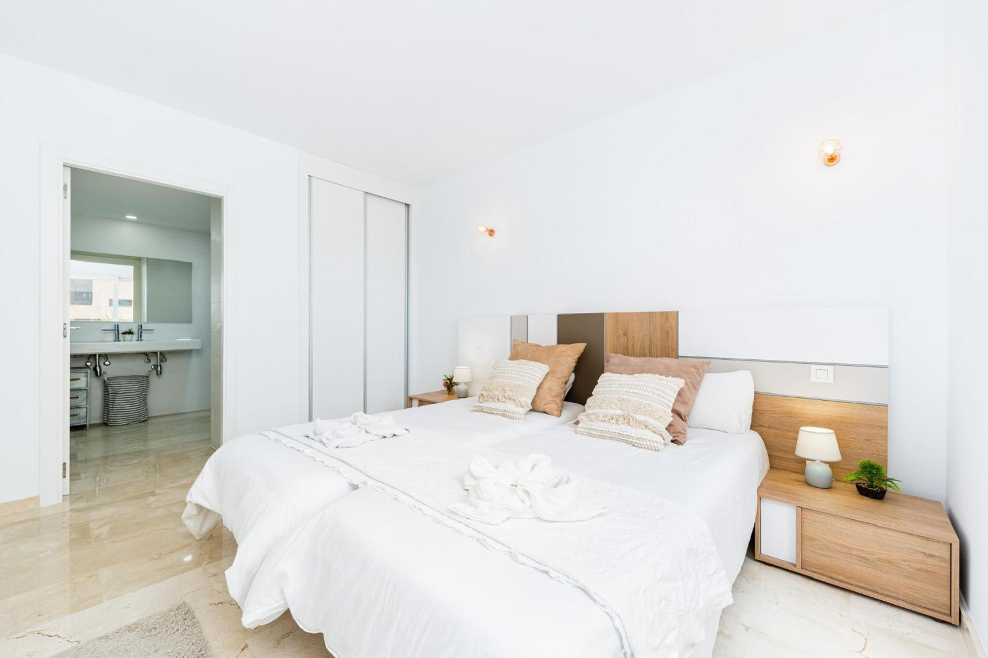 Tornado Apartamento Sunrise ตอร์เรเวียคา ภายนอก รูปภาพ