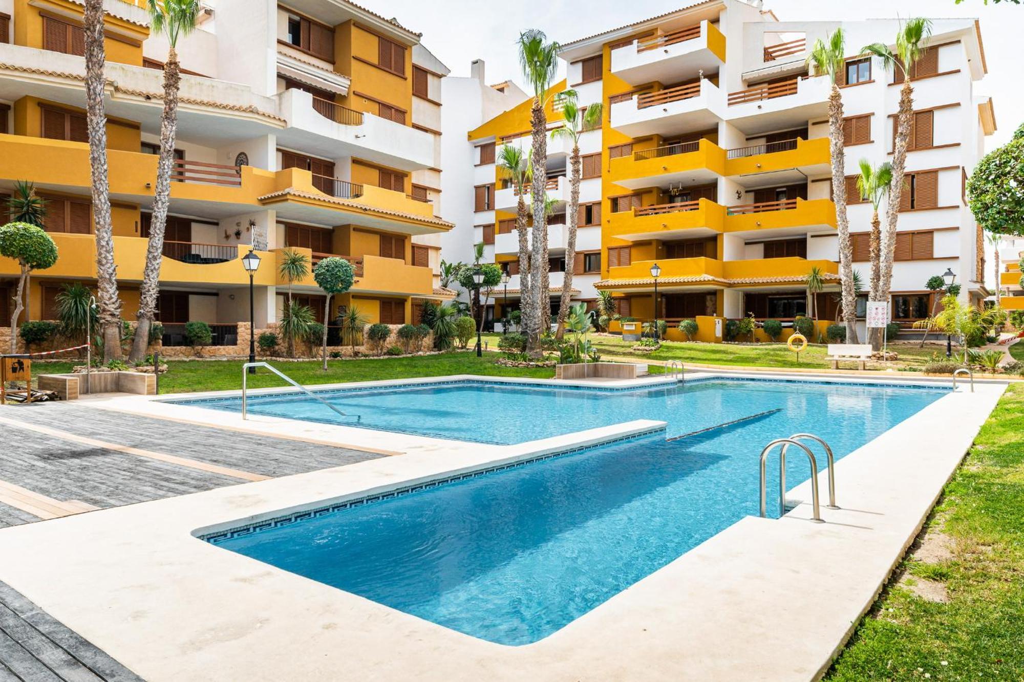 Tornado Apartamento Sunrise ตอร์เรเวียคา ภายนอก รูปภาพ