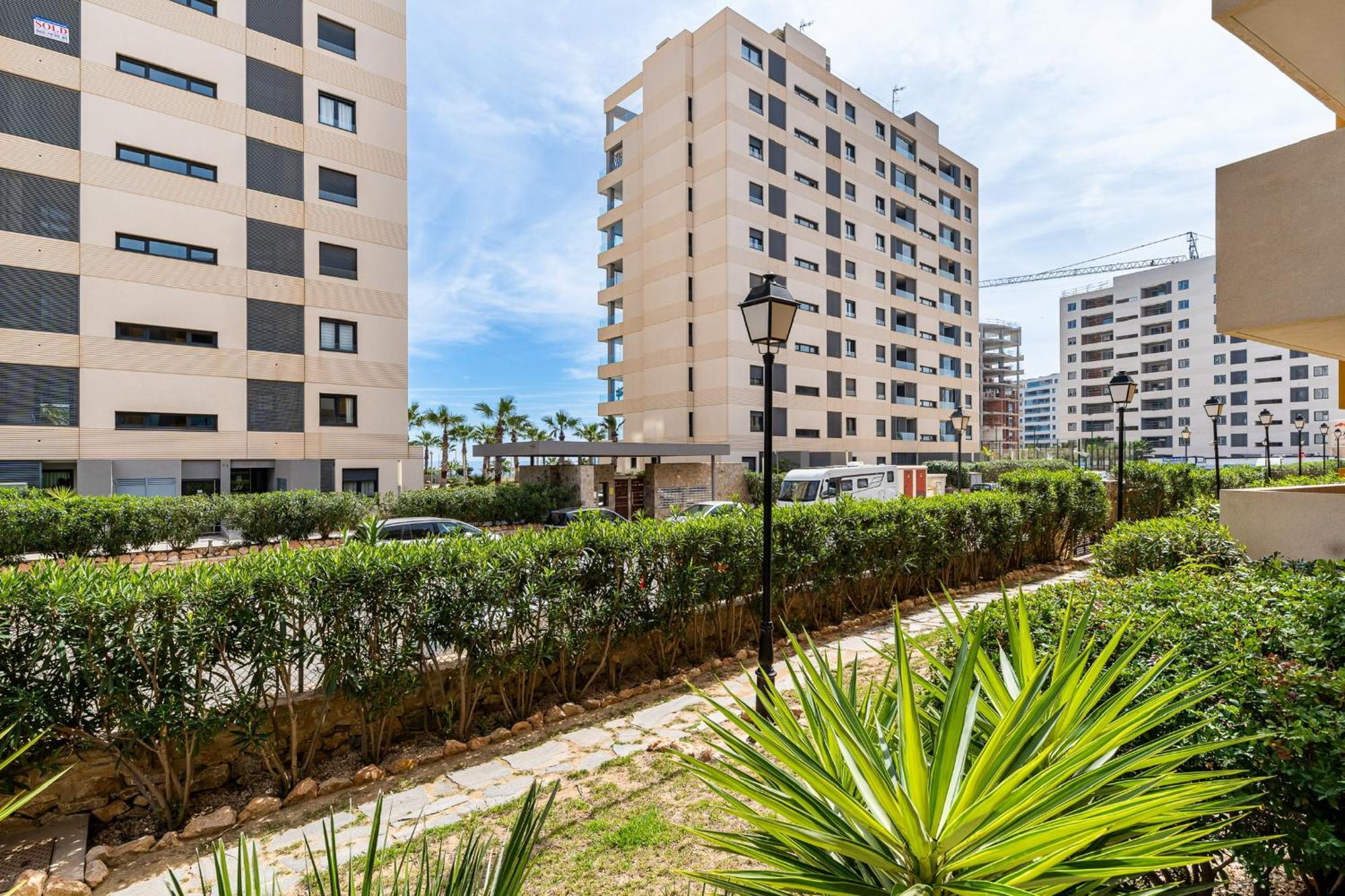 Tornado Apartamento Sunrise ตอร์เรเวียคา ภายนอก รูปภาพ
