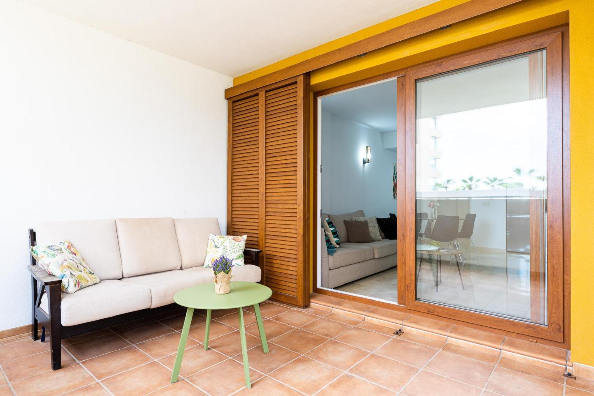 Tornado Apartamento Sunrise ตอร์เรเวียคา ภายนอก รูปภาพ