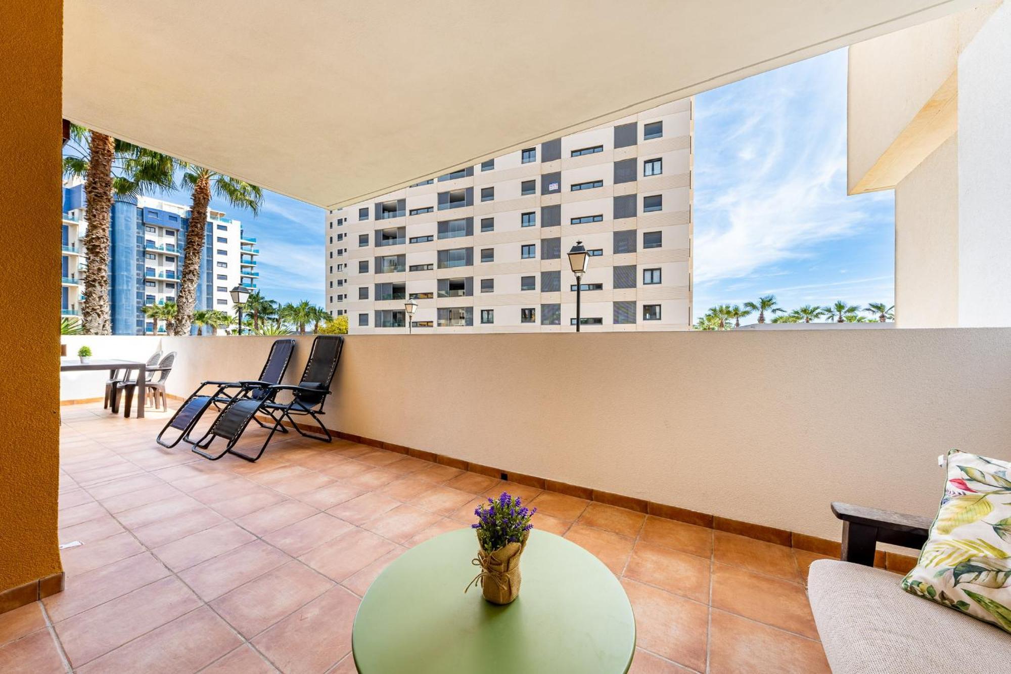 Tornado Apartamento Sunrise ตอร์เรเวียคา ภายนอก รูปภาพ